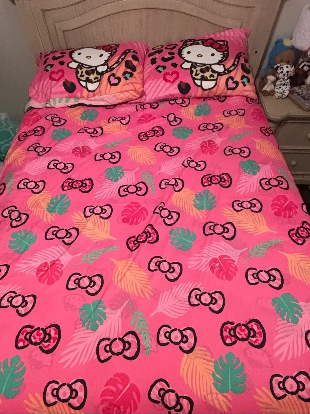 Hello Kitty Pink Leaf & Bow Kids Sheet Set
